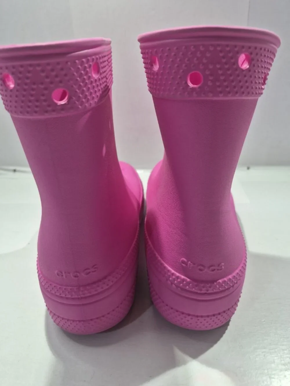 Crocs Classic Boot Girls Size 4Y Pink Pull On Comfort Boots Shoes Style 208544